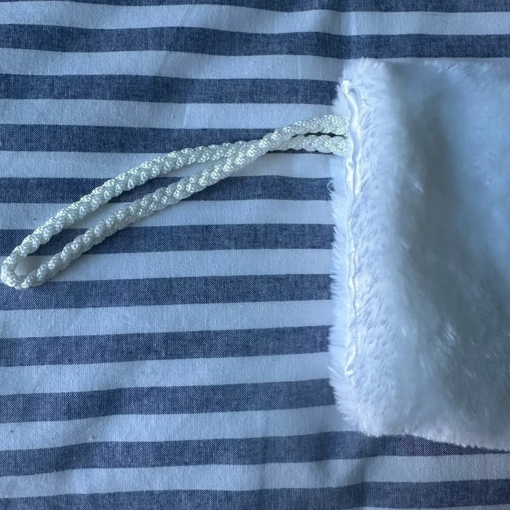 N/A white faux